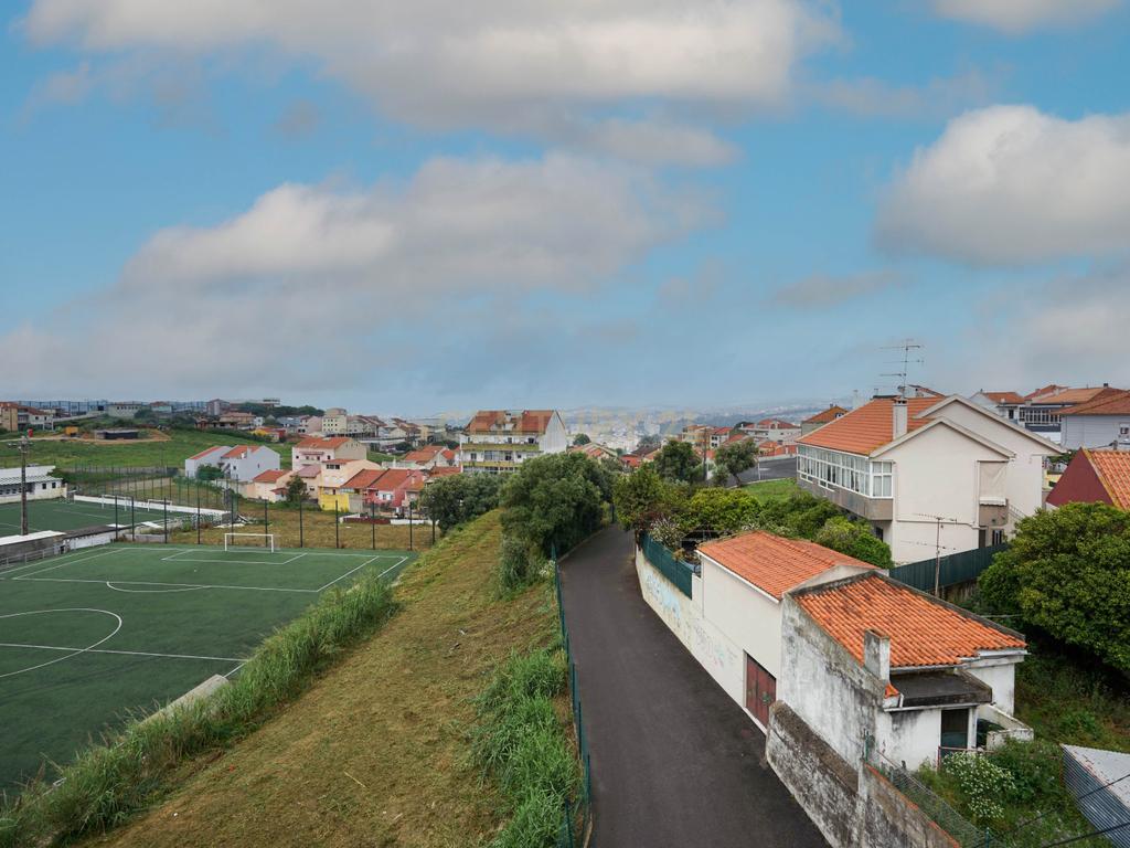Apartamento T3 em Loures com Vista Panorâmica e Boa Localização - Image 9