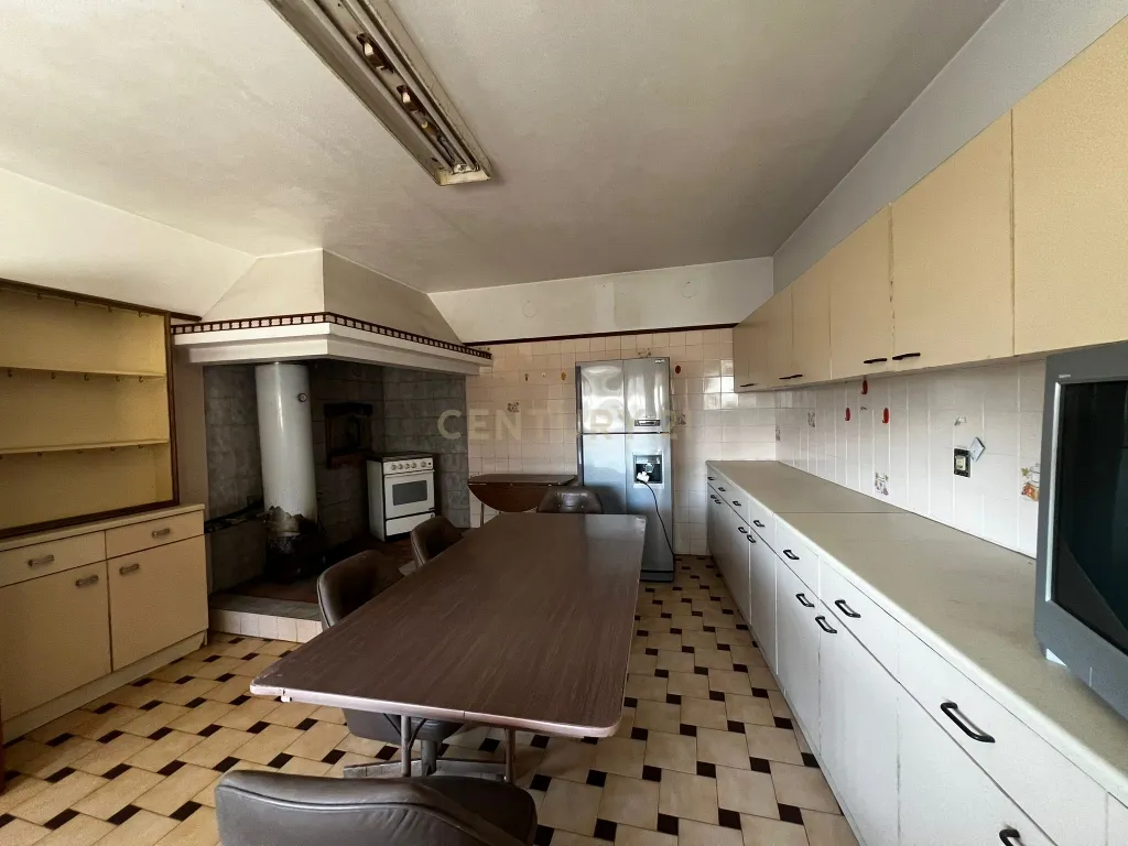 Casa Espetacular em Esgueira com Jardim e Garagem - Image 28