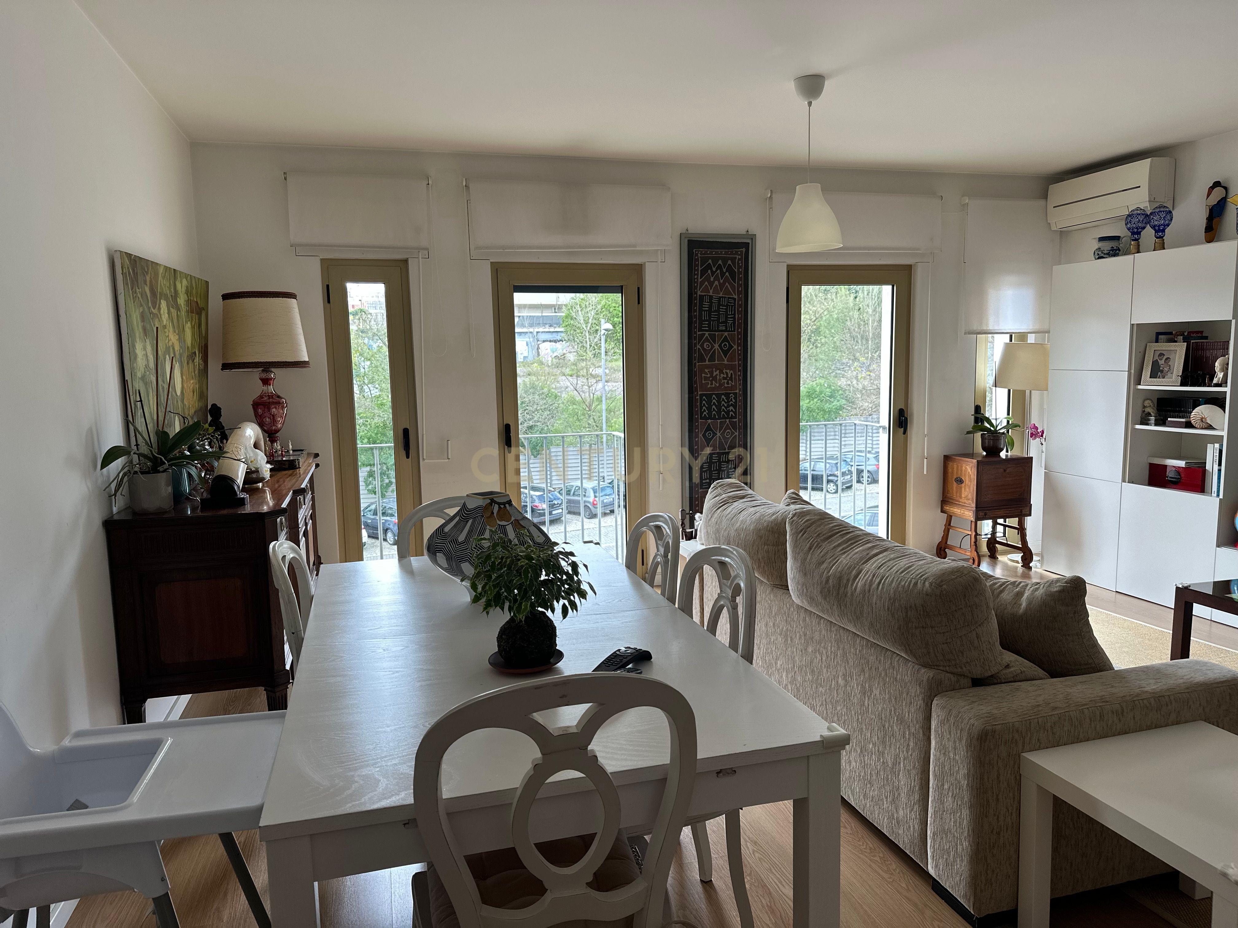 Apartamento T2 com 118m2 para venda nas Avenidas Novas com uma excelente localização proximo da estação de Entrecampos e da Cidade Universitária. - Image 8