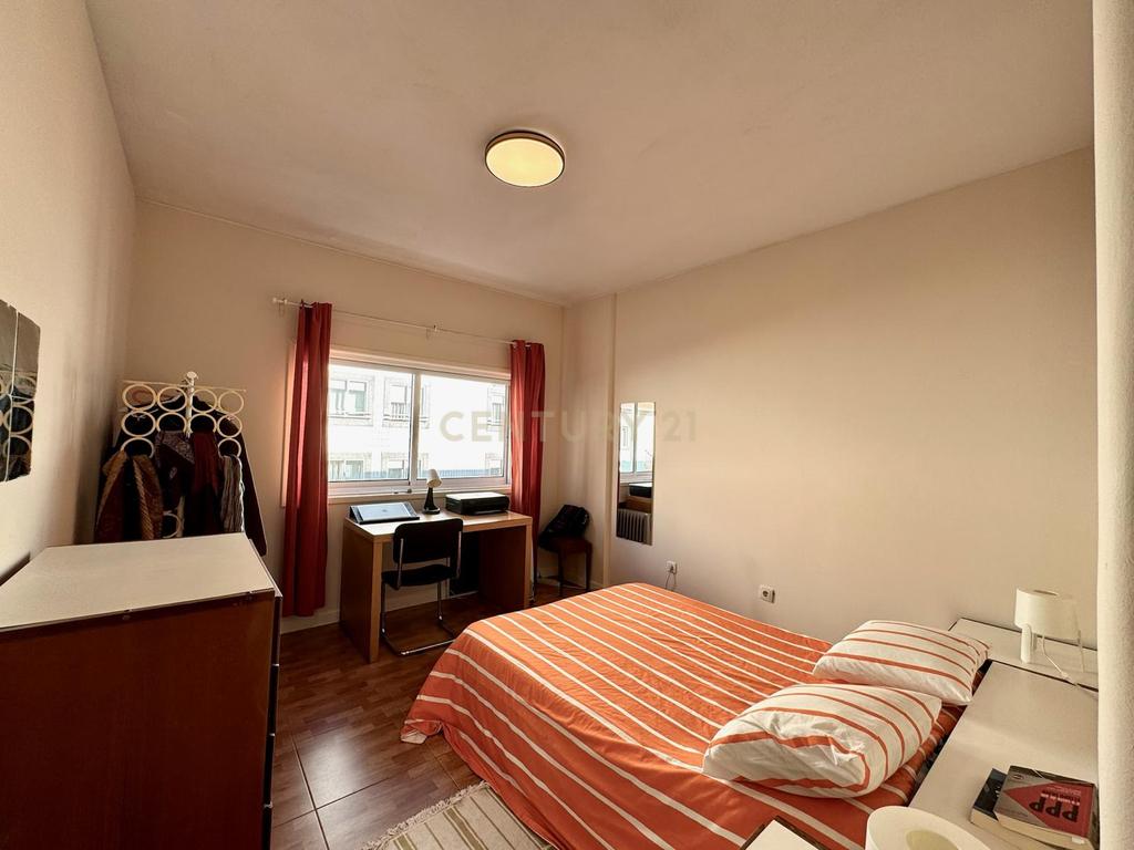 Fantástico Apartamento T2 com Varandas no Centro do Porto - Image 30
