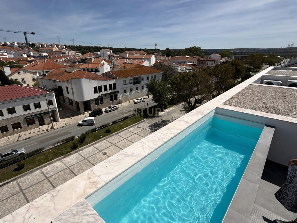 Apartamento Triplex T2 com Piscina Privada no Coração de Alcácer do Sal - Image 18