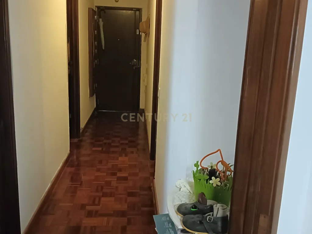 Apartamento T2 à Rendar - Vista Mar na Parede - Image 12