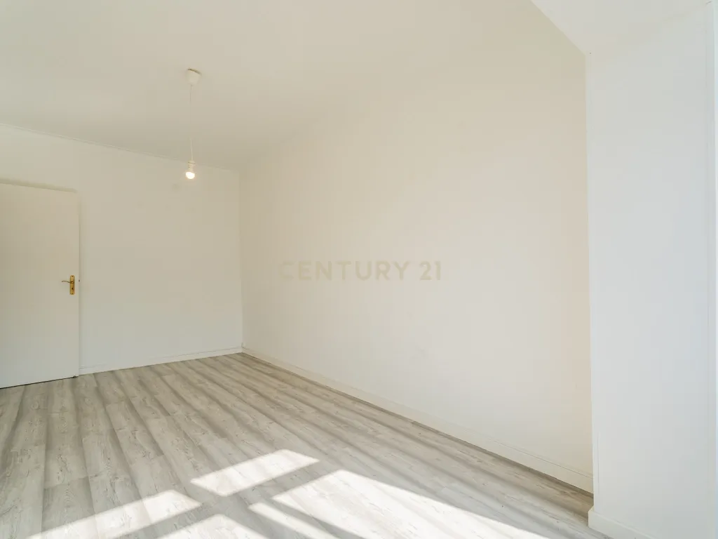 Apartamento T2 para Arrendar – Idanha / Belas - Image 4