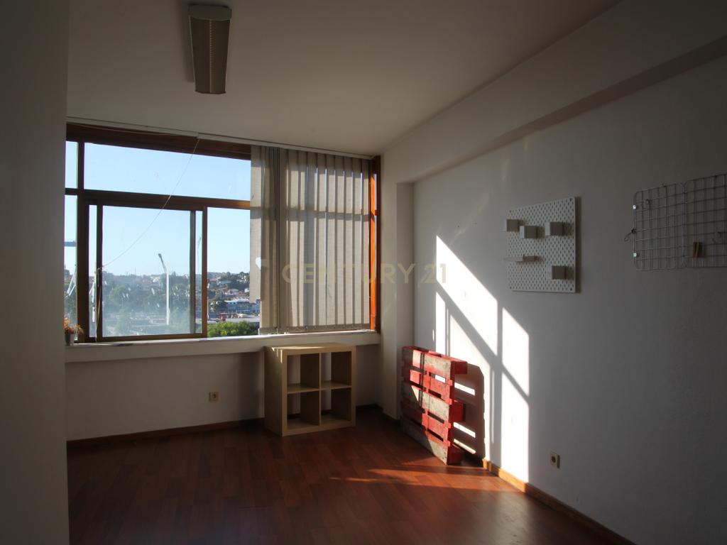 Escritório para Arrendamento no Centro de Matosinhos – Localização de Excelência! - Image 6