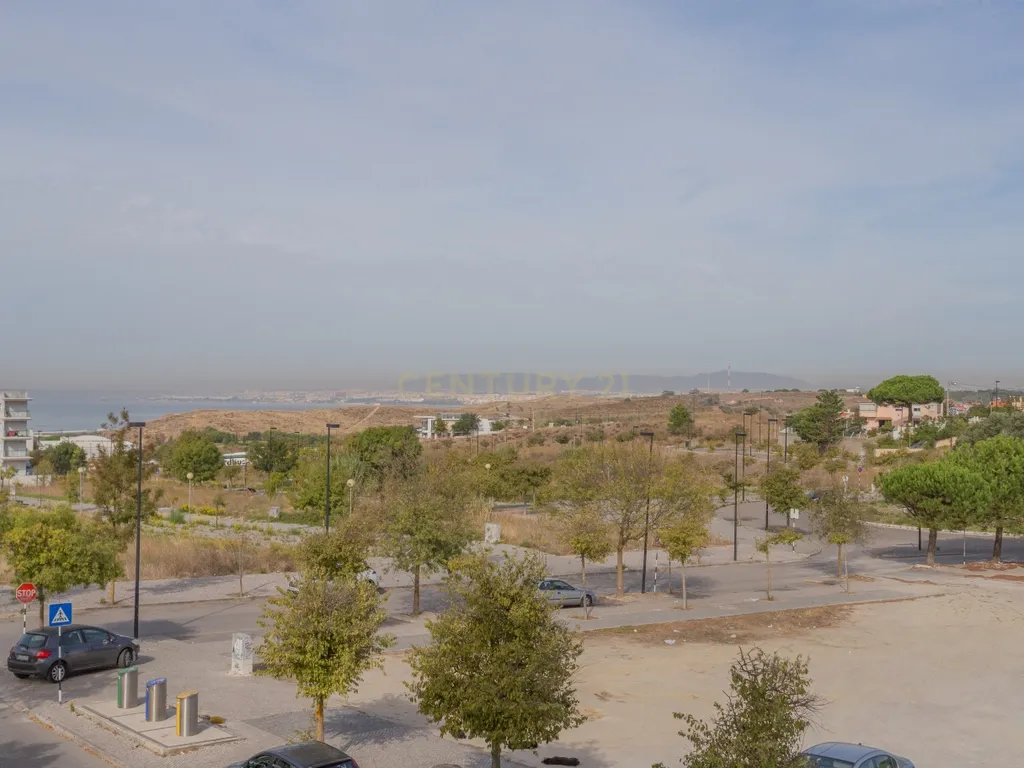 Apartamento como Novo, para arrendamento, na Caparica, Almada - Image 18