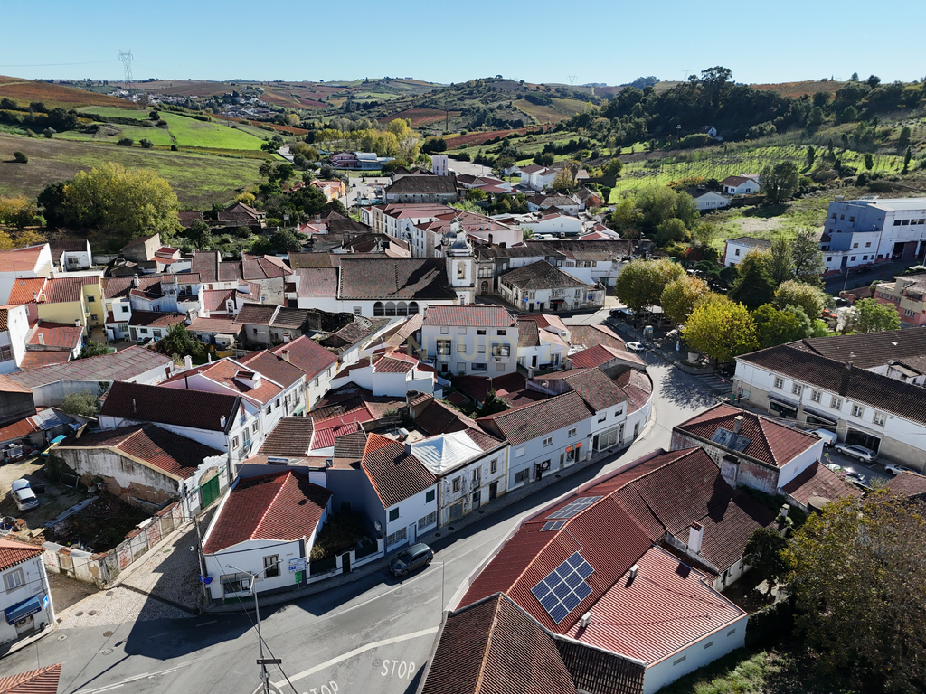 Imóvel comercial no centro da Merceana concelho de Alenquer, composto por dois pisos de 160 m² cada - Image 22