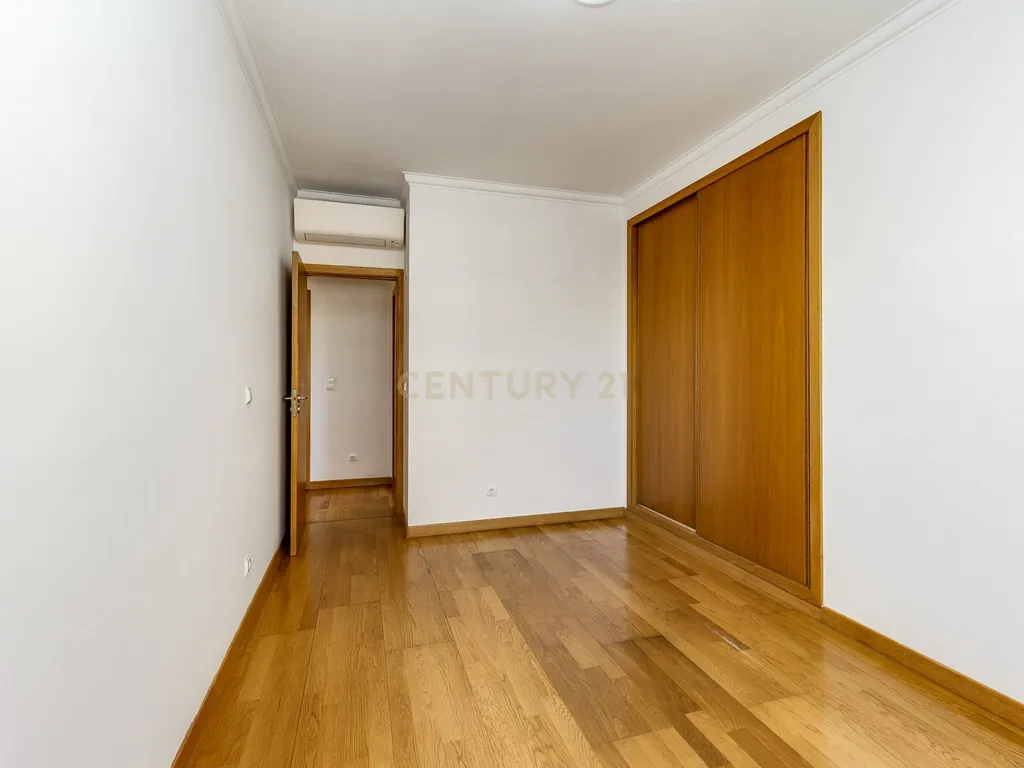 Apartamento T3+Box em Telheiras – Rua Fernando Lopes Graça - Lisboa - Image 17