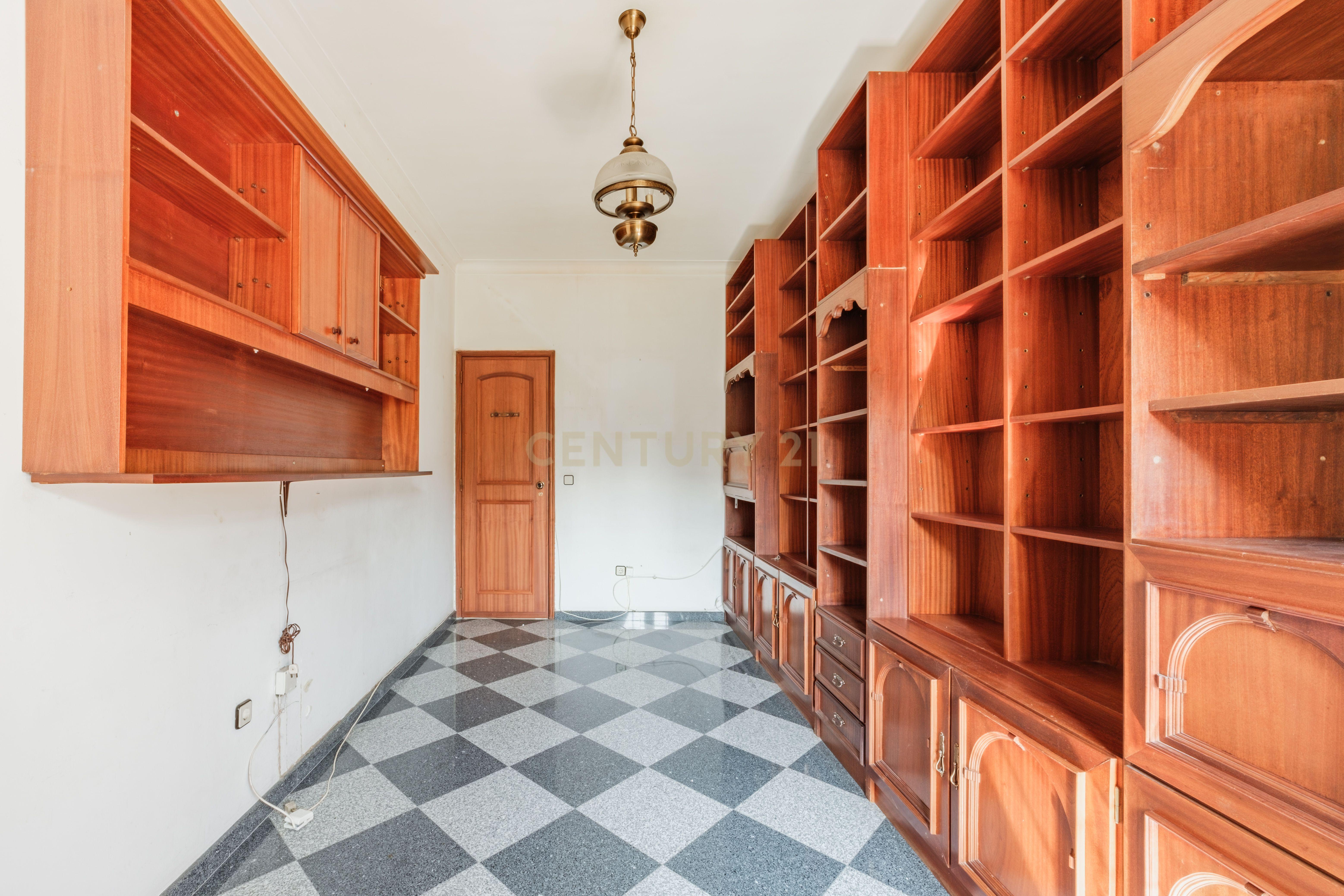 Fotografia 5 de Apartamento T3  92 m² | Arrecadação - Queluz