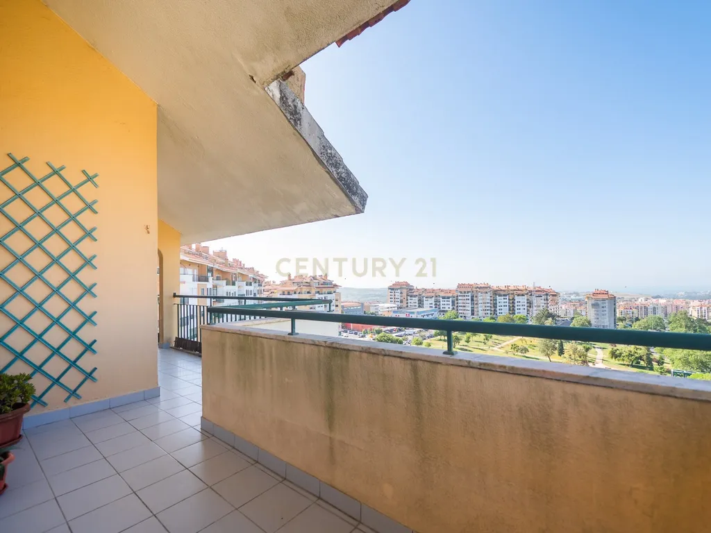 Exclusivo T2 com Vista Panorâmica de Excelência | Massamá Norte - Image 28