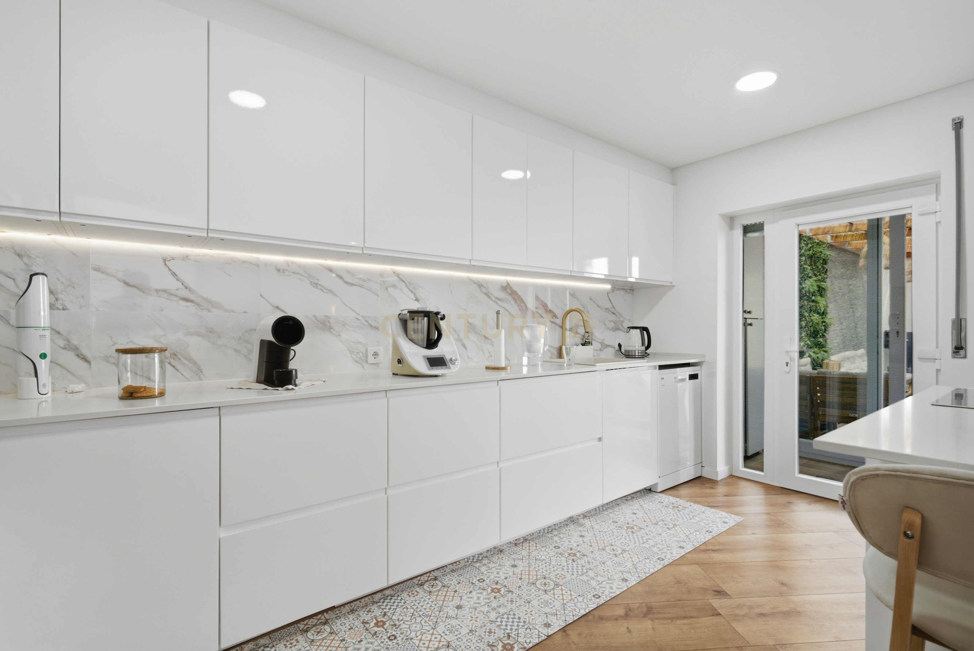 Fotografia 10 de Moradia T3+1 Totalmente Remodelada  em 2026 com Piscina, Painéis Solares e Vista de Campo | Sendieira