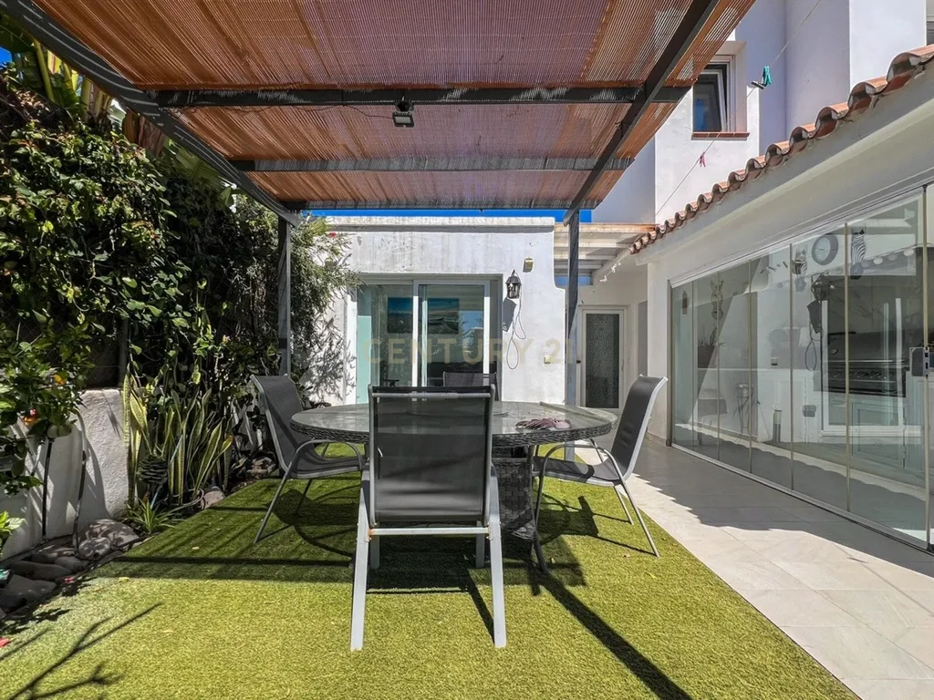 Elegante moradia de 3 quartos com vista para o mar em Costalita, Marbella - Image 35