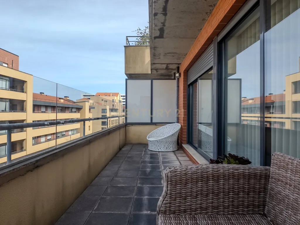 Apartamento T3 com Terraço, Varanda, Garagem | Último andar em Paranhos, Porto - Image 17