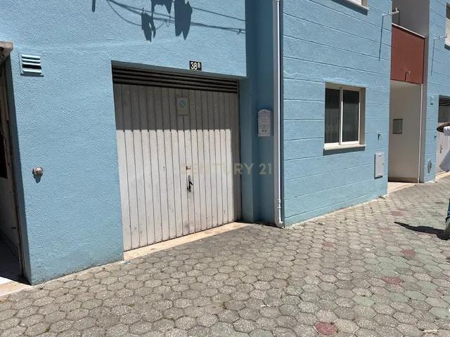 Garagem/Armazém para Venda 90m² com WC e Extração de Fumos - Image 5