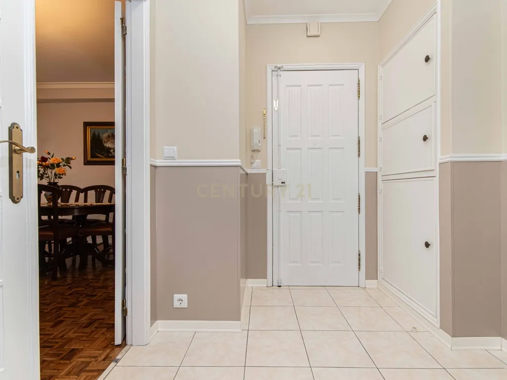 Apartamento T2 em Vialonga | Aproveitamento sótão - Image 9