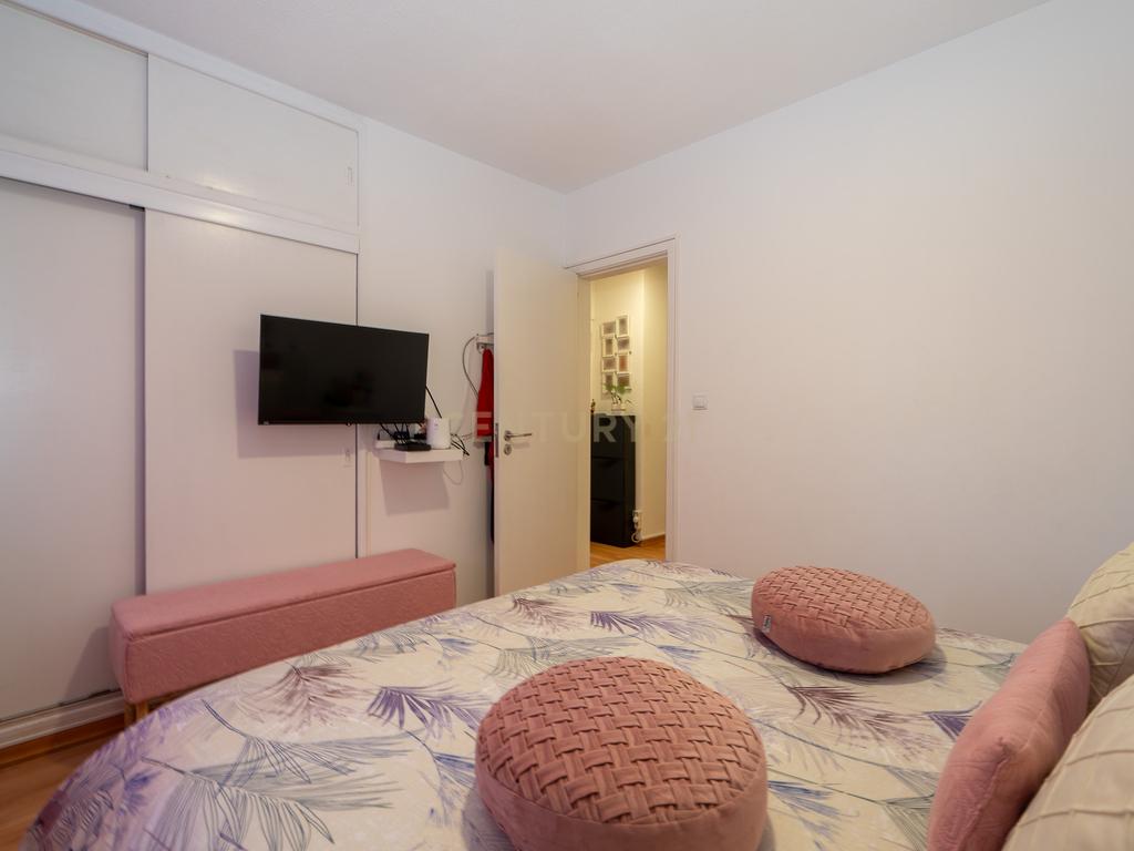 Apartamento de tipologia T4, com 2 WC e arrecadação localizado em Santo António dos Cavaleiros – Loures. - Image 15