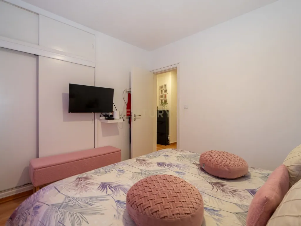 Apartamento de tipologia T4, com 2 WC e arrecadação localizado em Santo António dos Cavaleiros – Loures. - Image 15