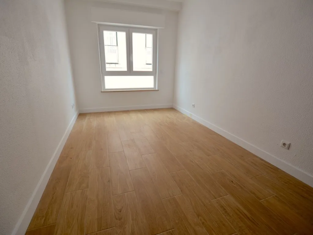 Apartamento T3 para Arrendamento no Centro de Caldas da Rainha - Image 18