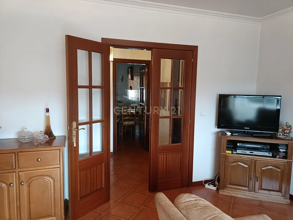 Apartamento T3 com box| Oliveira do Hospital, Coimbra - Image 5
