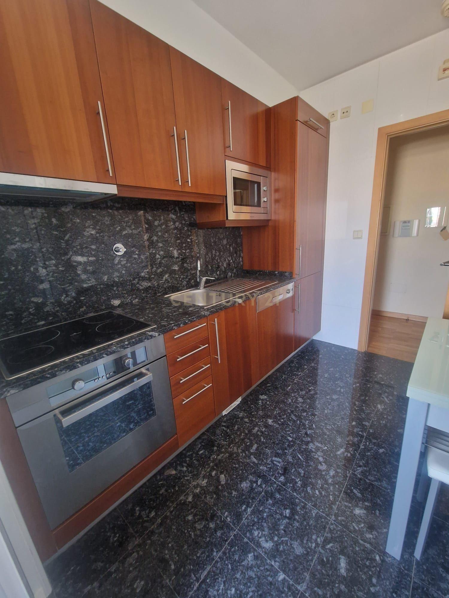 Fotografia 6 de Apartamento T1 Parque Itália-R. Júlio Dinis-Porto-Tot. equipado