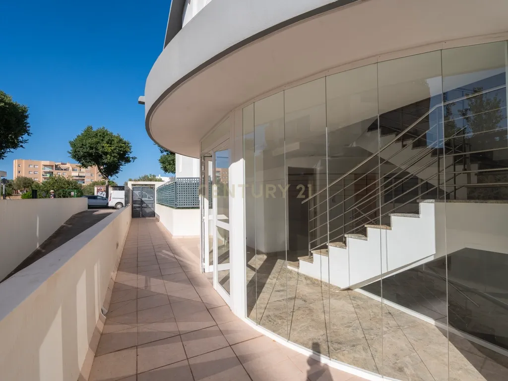 Luxuosa Moradia em Ibiza com Vista Mar e Piscina Privada - Image 44