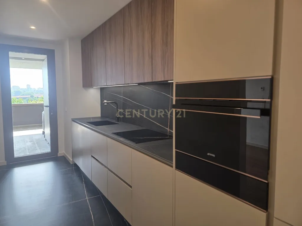 Apartamento T2 à venda na Rua José Falcão - Douro Nobilis I - Image 3