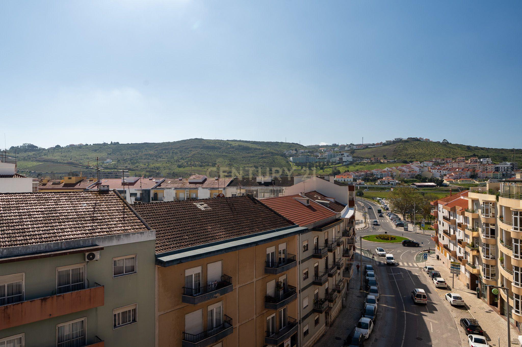 Apartamento T3+1 duplex, com terraço e estacionamento, no centro da cidade de Torres Vedras - Image 70