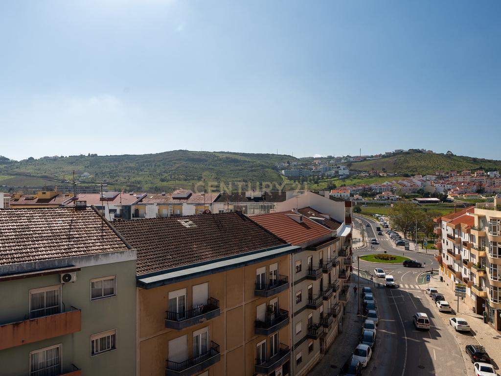 Apartamento T3+1 duplex, com terraço e estacionamento, no centro da cidade de Torres Vedras - Image 70