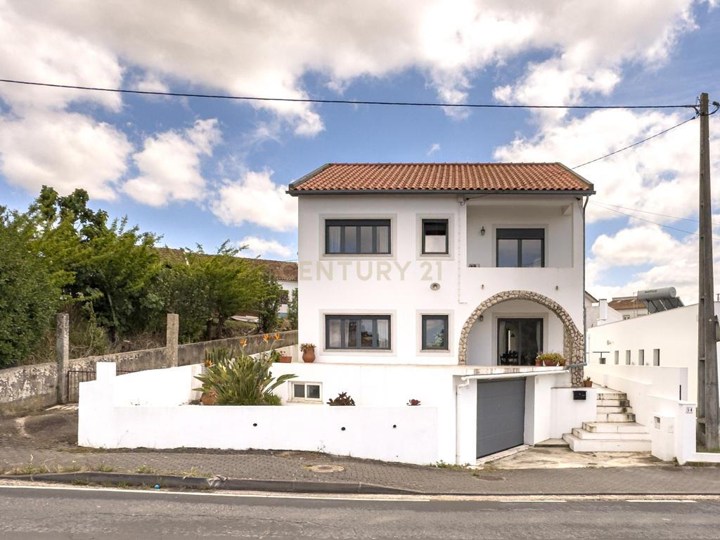 Moradia T4 + Anexo T0 - Torres Vedras - Image 2