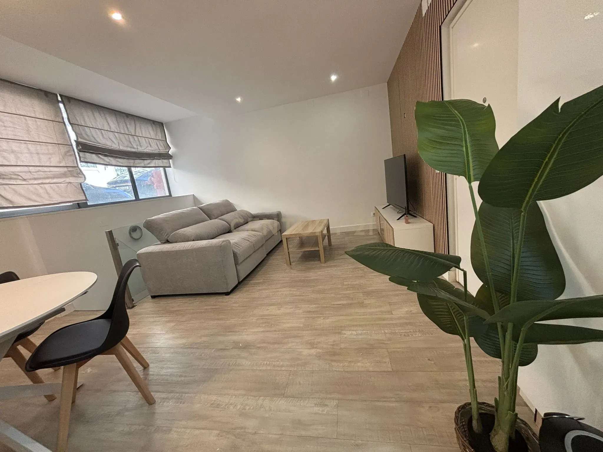 Fotografia 10 de Apartamento T1 na Praça Marquês de Pombal, Lisboa - Oportunidade Única/Mobilado