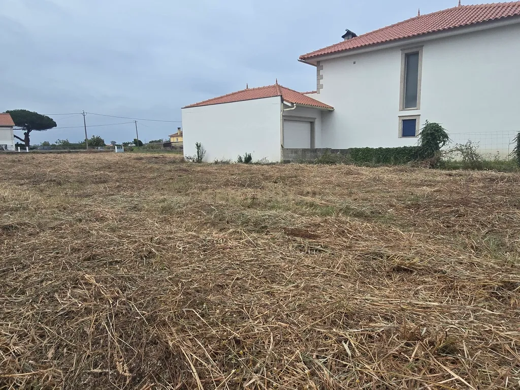 Terreno com 380 m2 venda Nas Marinhas - Image 1