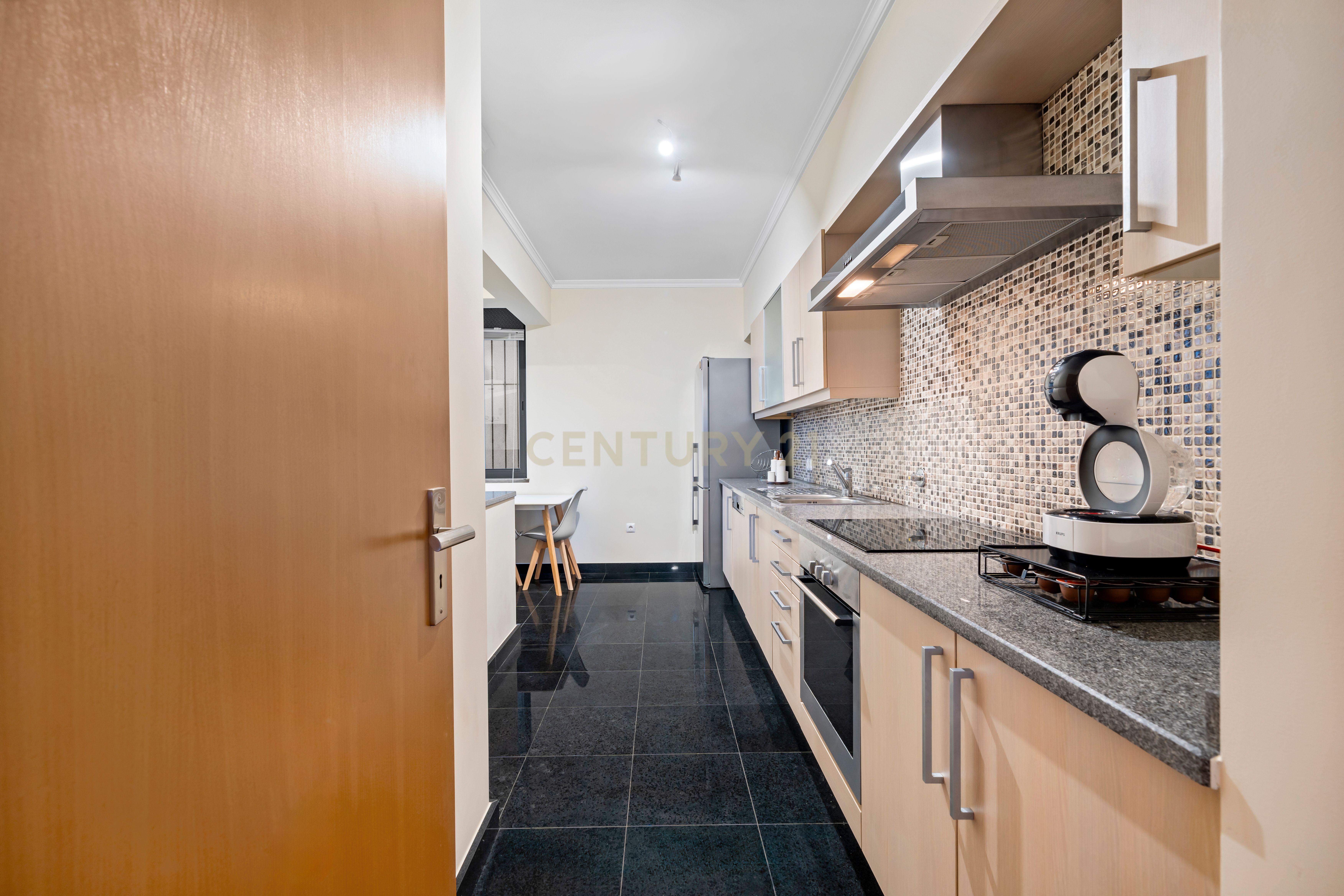 Moderno Apartamento de 2 Quartos - Vista Mar - Funchal - Image 4