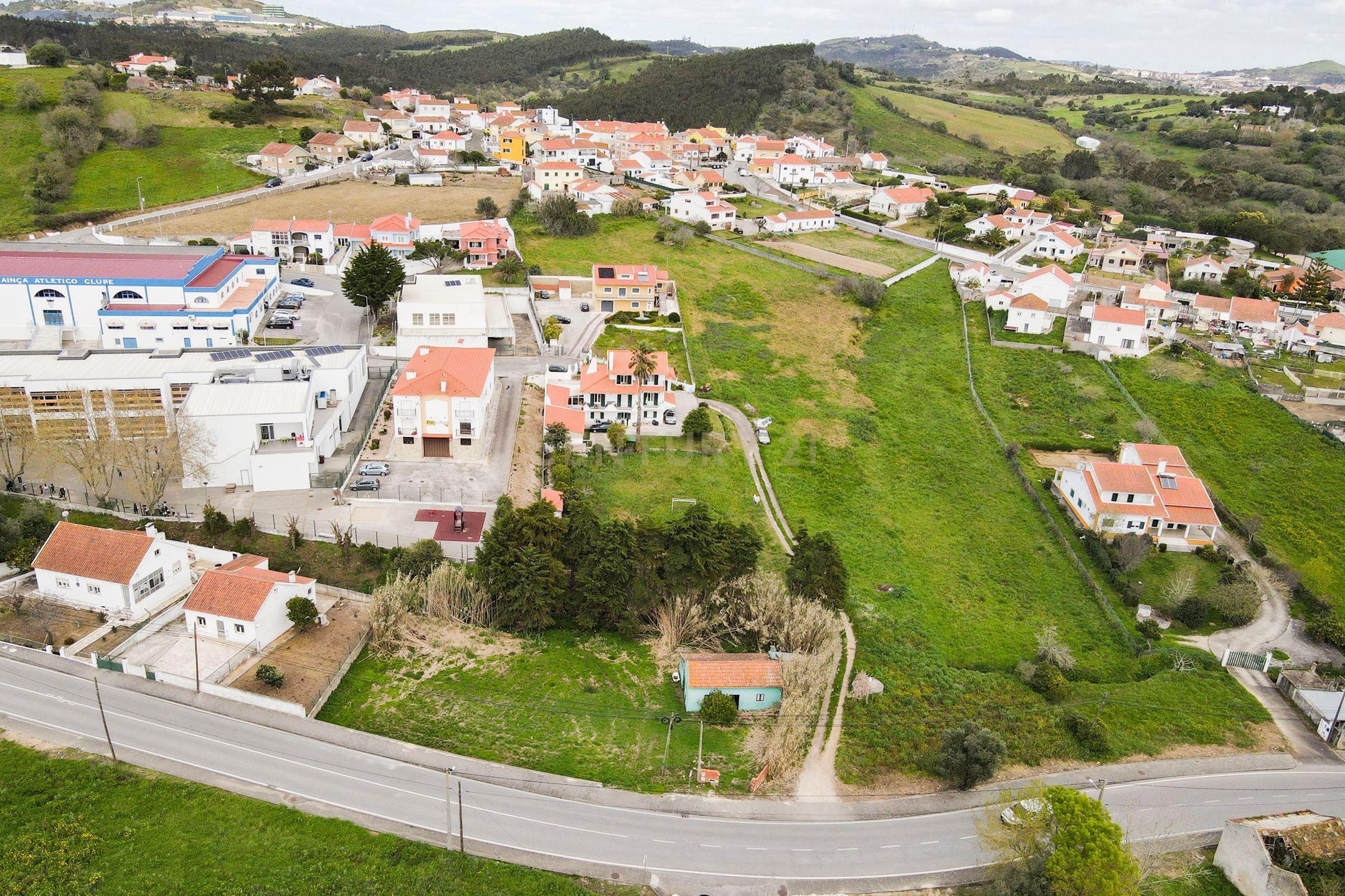 Fotografia 4 de Terreno urbano com 625 m², situado em Alcainça Pequena, Mafra, com projeto de arquitetura para a construção de uma moradia  unifamiliar