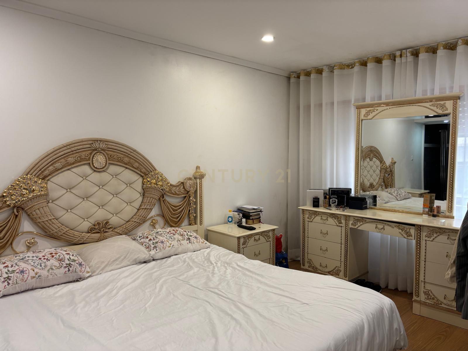 Apartamento T2 em Massamá Norte  - Image 9