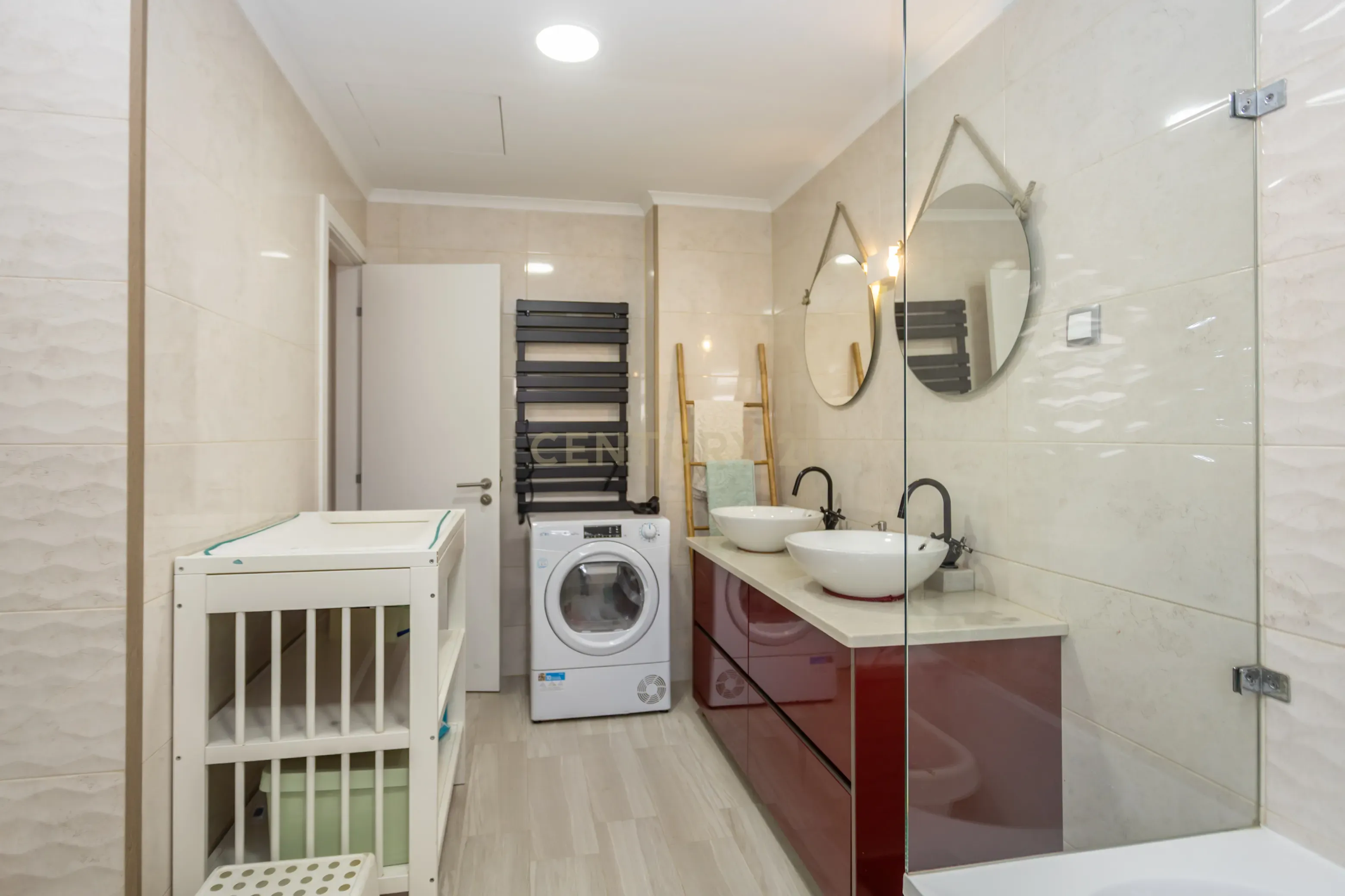 Moradia T3 Renovada com Painéis Solares, Ar Condicionado e 2 Logradouros | Manteigadas - Setúbal - Image 18