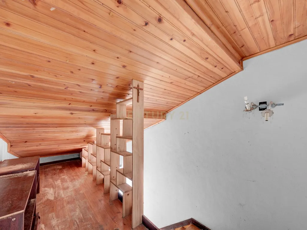 Apartamento T2 para recuperação em zona histórica de Angra do Heroísmo - Oportunidade Única! - Image 7