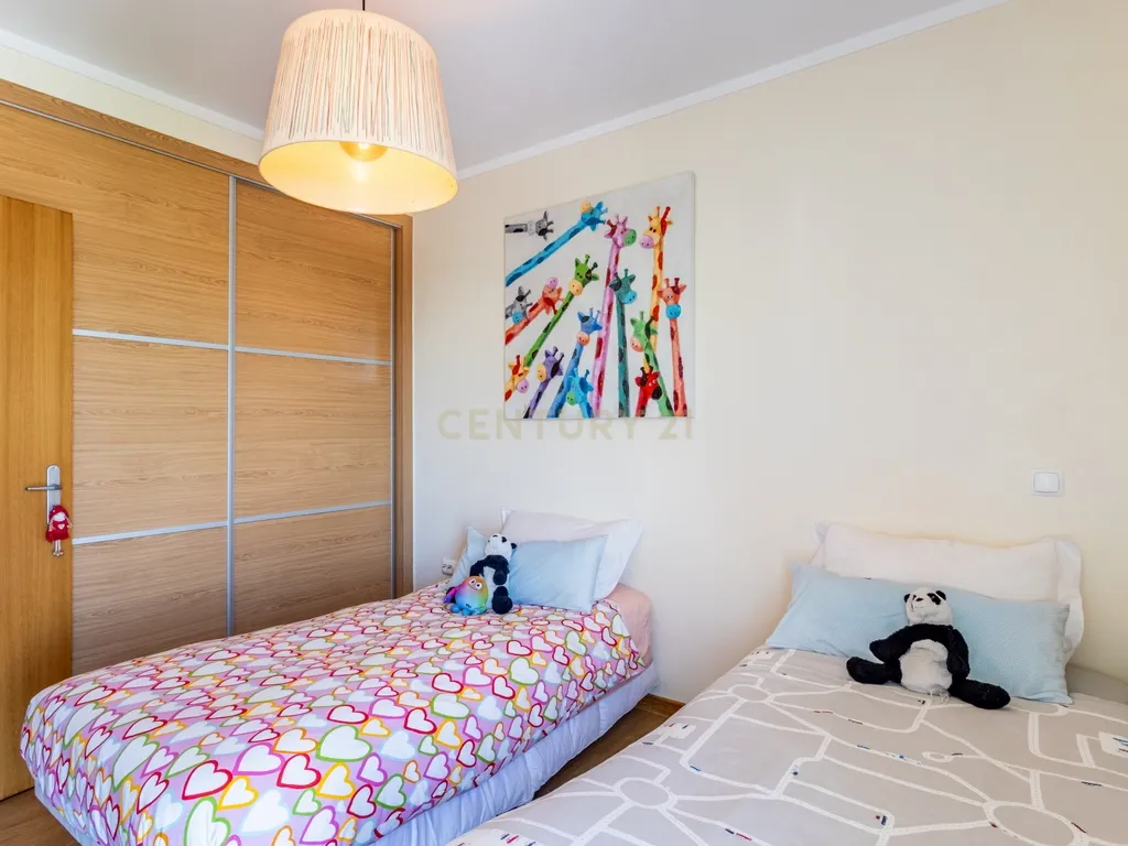Luminoso apartamento T2 nos Olivais - Image 21