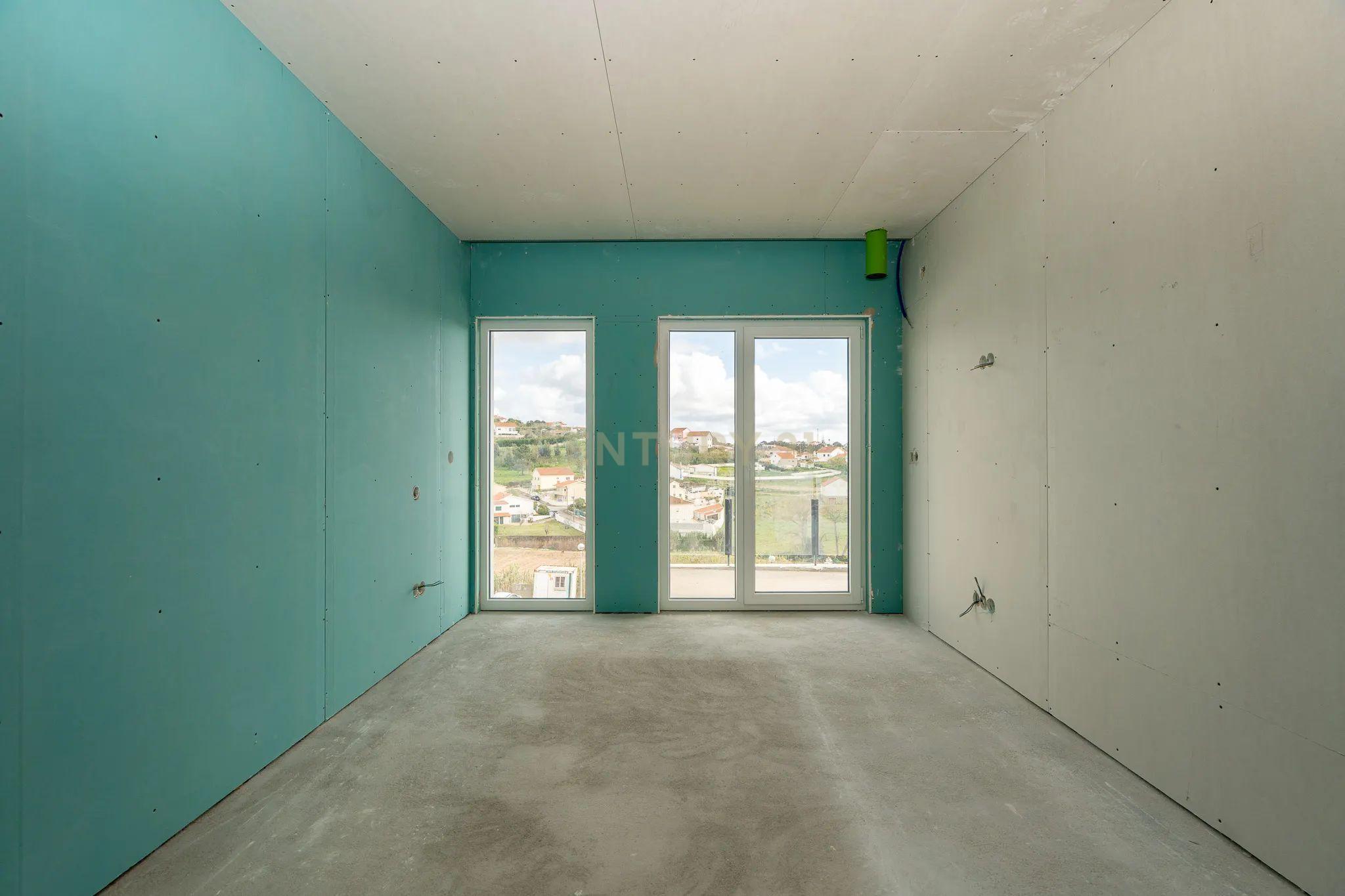 Moradia T3 junto à Ericeira – Modernidade e Conforto - Image 3
