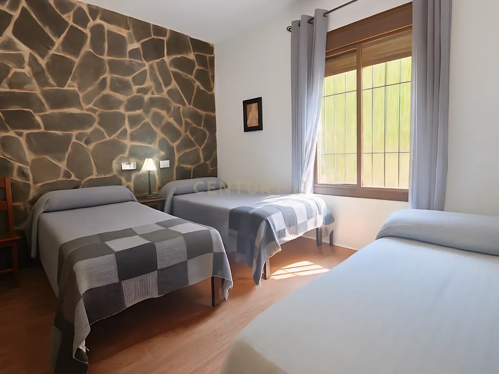 Exclusiva Propriedade Boutique com 3 Apartamentos Independentes, Piscina e Jardim Privado perto de Ronda – Elevada Rentabilidade Turística - Image 47