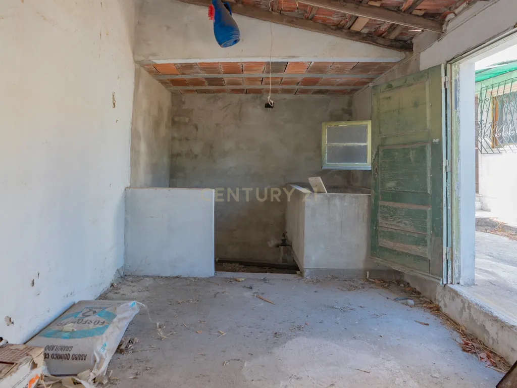 Moradia Isolada com Terreno de 1041 m² – Um Mundo de Possibilidades! - Image 77