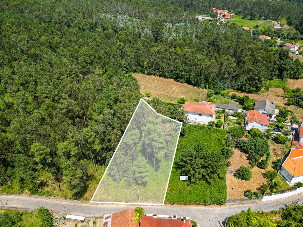 Terreno  construção com 899m2 em Alheira  - Barcelos - Image 1
