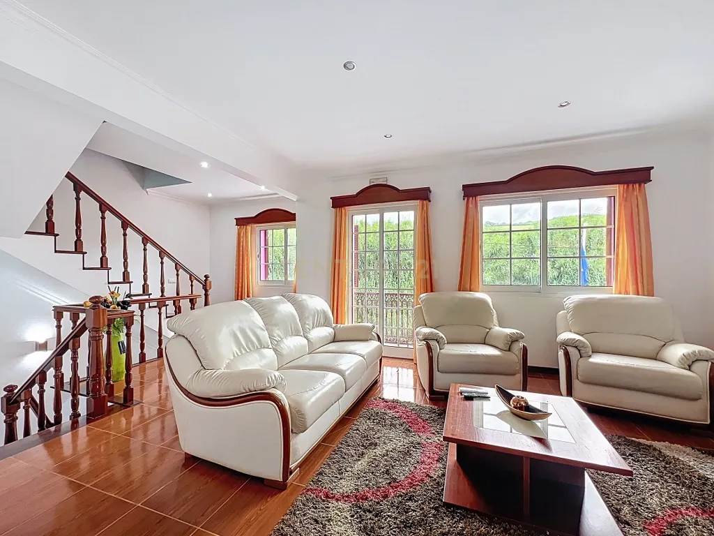 🏡 Moradia Única com Vista Mar — 3 Apartamentos | AL em Funcionamento | Feteiras, Ponta Delgada - Image 33