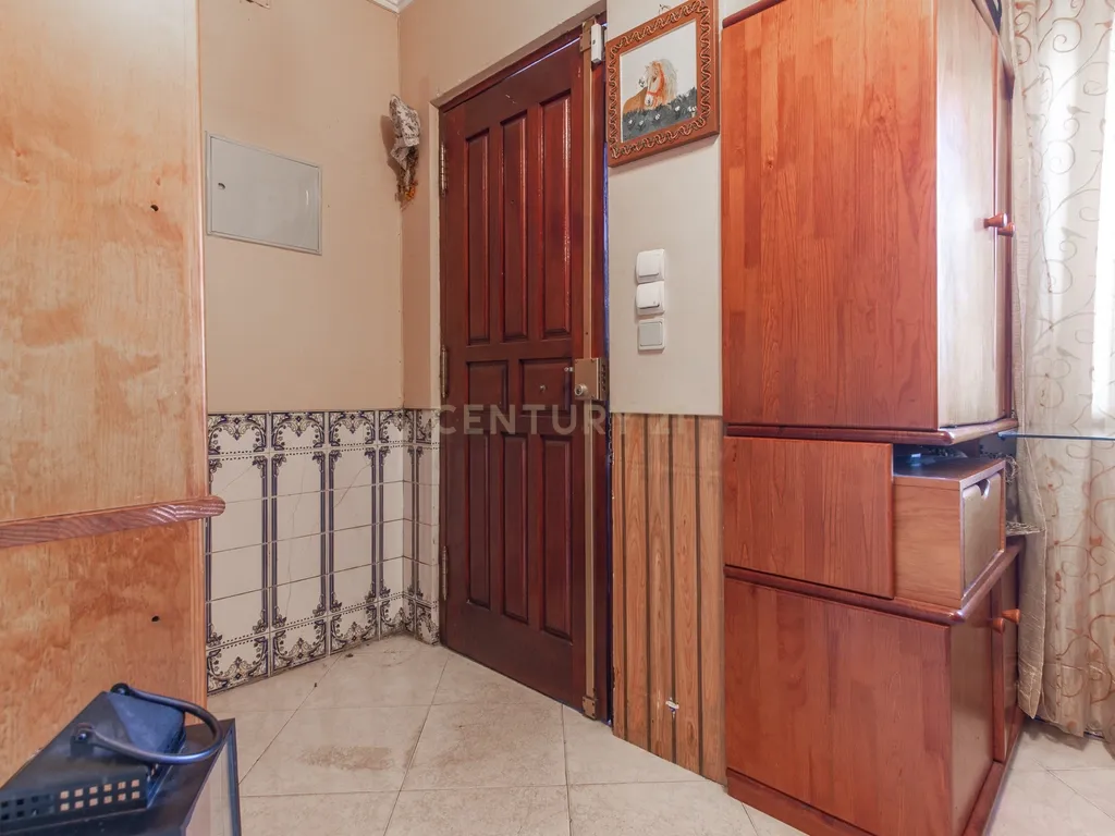 Quinta do Conde – andar de moradia r/c de 4 assoalhadas com quintal - Image 20