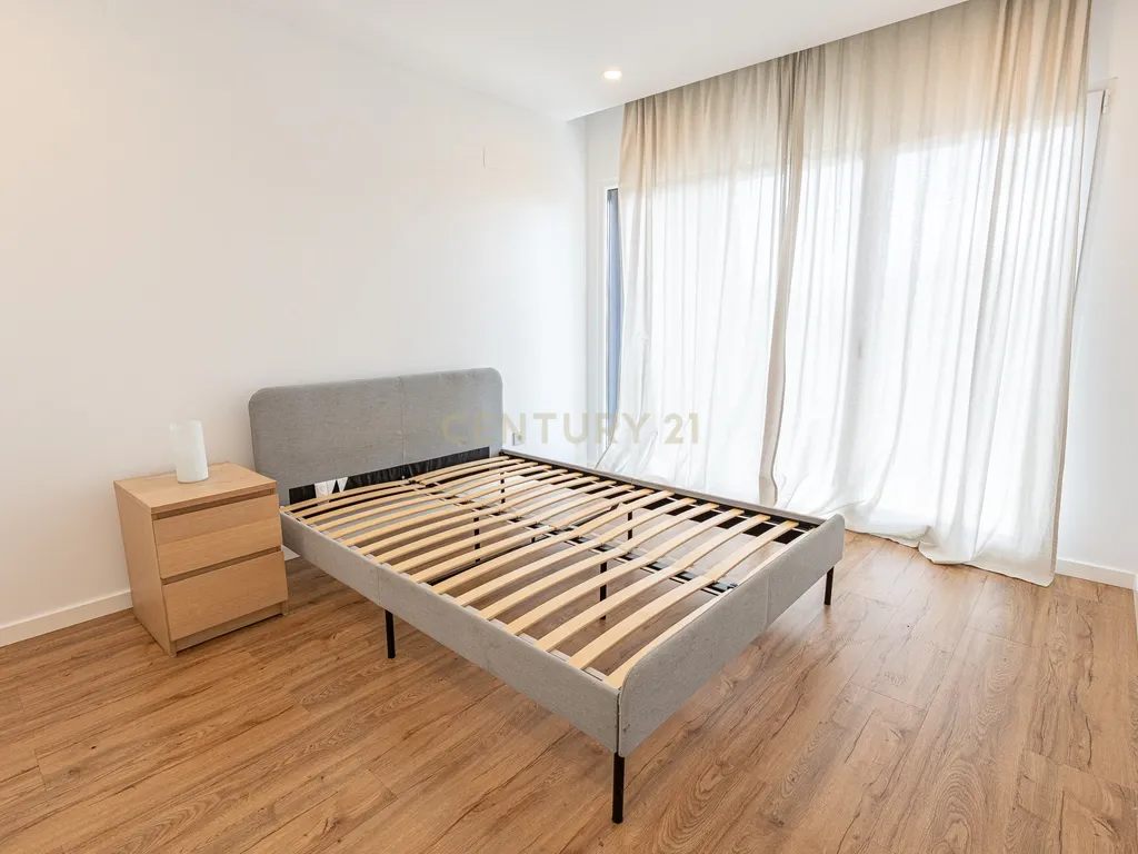 Moradia T4 na Aroeira - Image 22