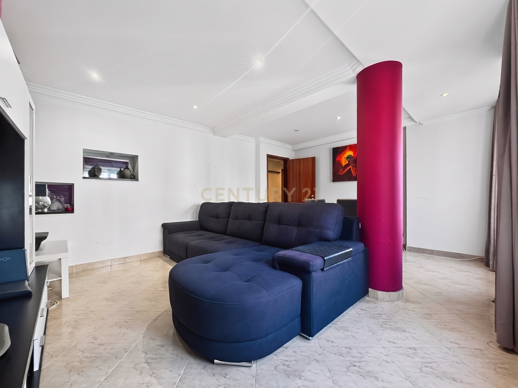 Apartamento T3 Duplex com Vista Desafogada no Monte da Caparica - Image 3