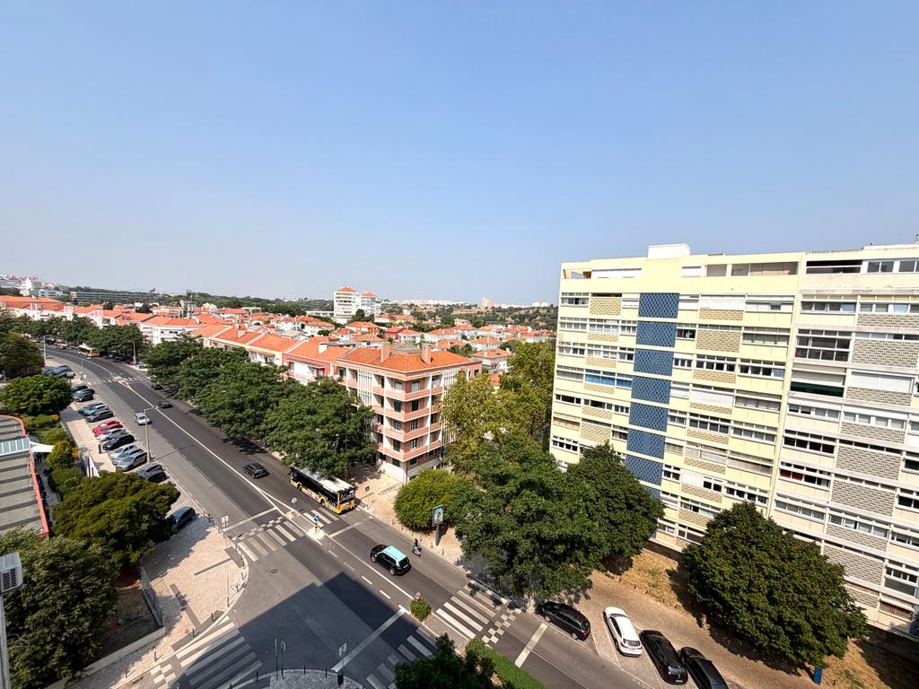 T3+1 Totalmente Remodelado para Arrendamento em Alvalade - Image 29