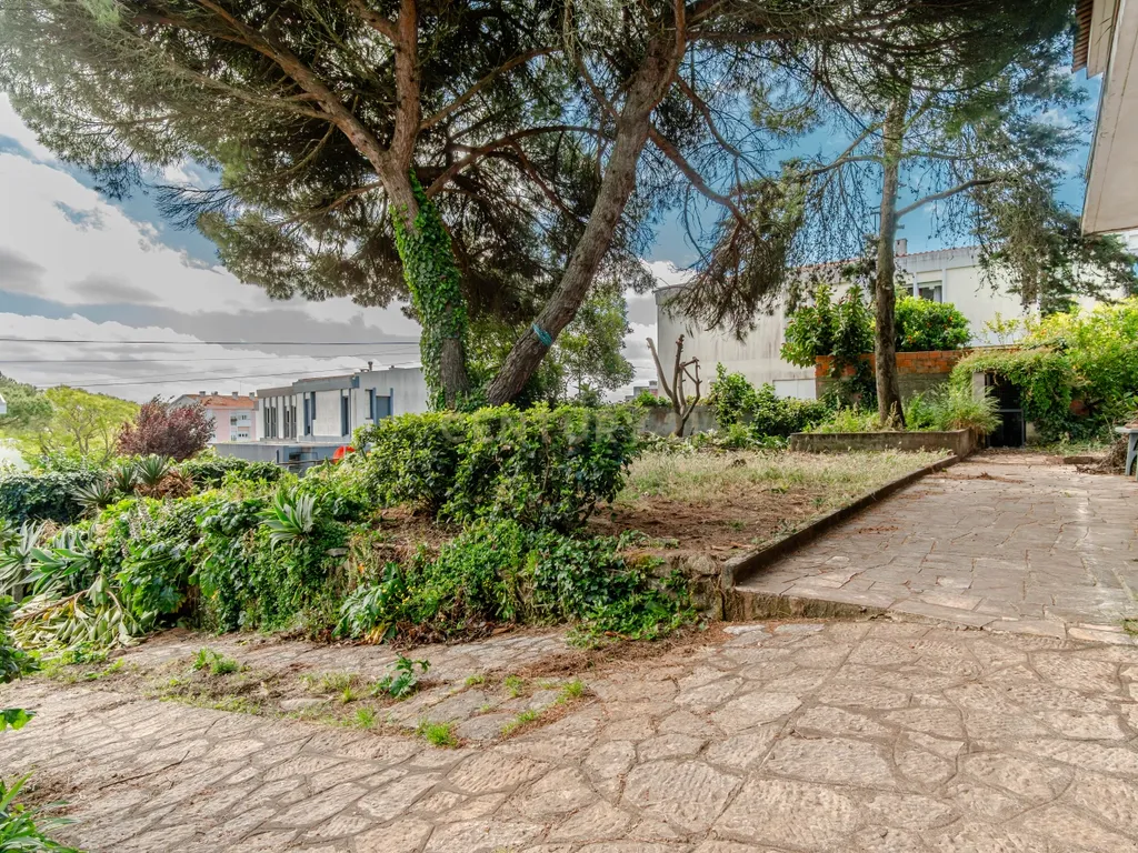 T6+1 em 1066 m2 de tranquilidade, para remodelar ou investir - Image 31