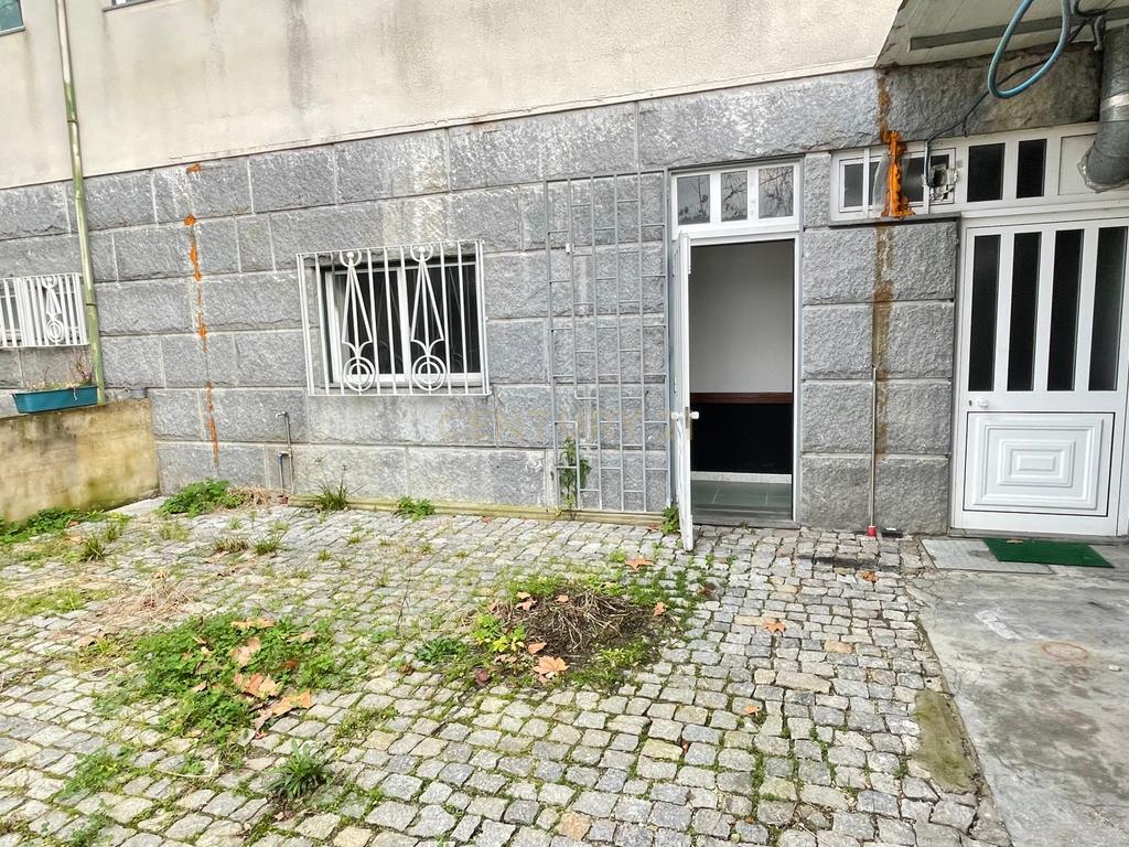 Loja para arrendamento na Avenida do Rio - Torno, Lousada - Image 14