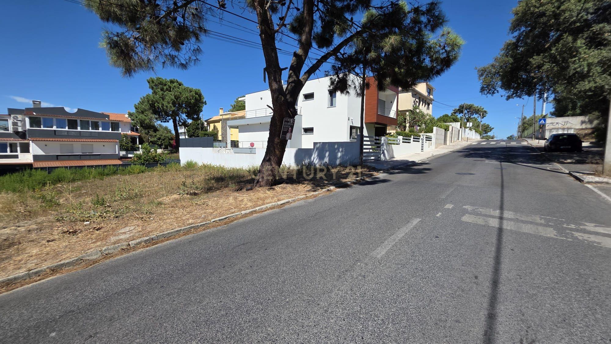 Fotografia 6 de # NOVIDADE #  TERRENO COM LOCALIZAÇÃO DE EXCELÊNCIA NA CHARNECA CAPARICA ( permite caminhar a comércio e serviços com facilidade )