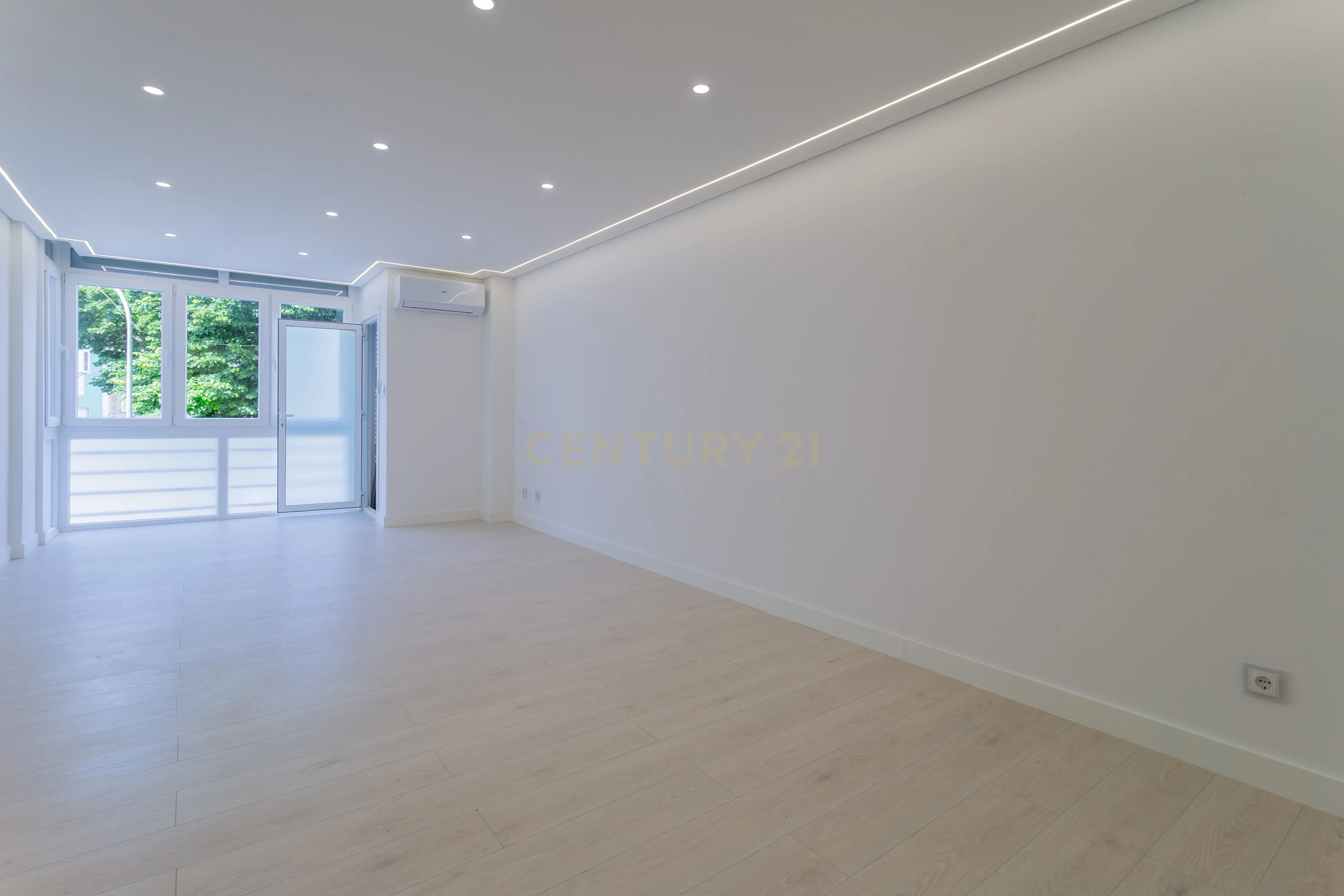 Fotografia 3 de T2 Renovado na Buraca | Modernidade, Conforto e Excelente Localização