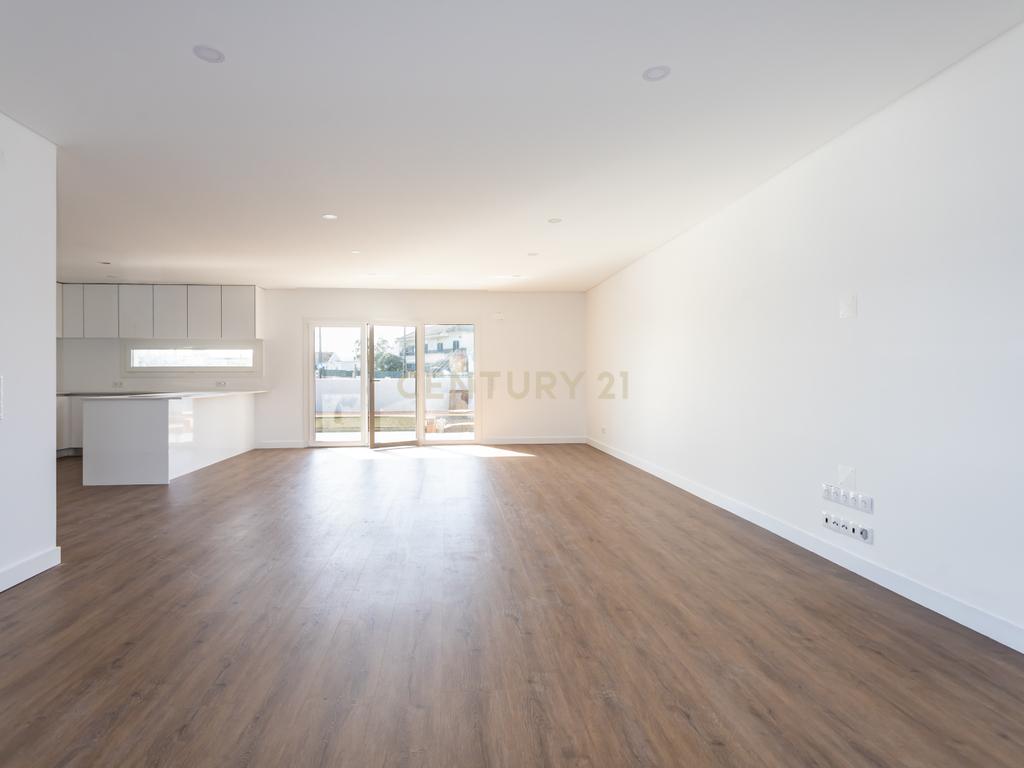 Moradia T3 Térrea Isolada com 3 suítes | Quinta do Anjo - Image 26
